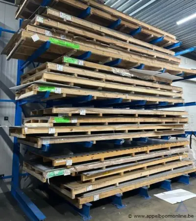 Lot diverse aluminium composiet- en kunststofplaten wo ALUCOIL – kavel bij Appelboom