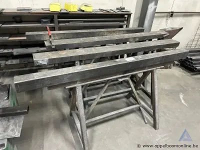 Lot bestaande uit diverse metalen profielen – kavel bij Appelboom