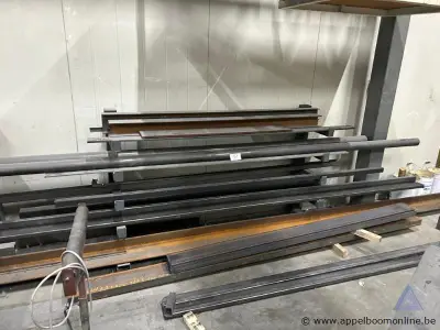 Lot bestaande uit diverse metalen profielen – kavel bij Appelboom