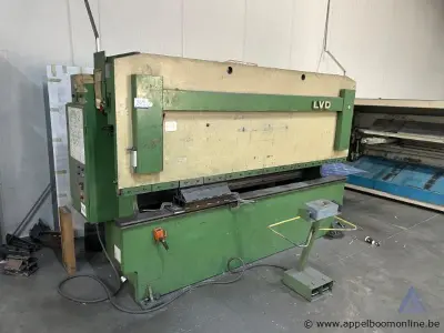 Industriële kantbank LVD PPBL 60/30, serienummer 14497, bouwjaar 1988. capaciteit 60.000 kg – kavel bij Appelboom