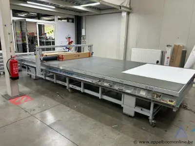 Applicatietafel BUBBLE-FREE BBF 2257 C.G LED, bouwjaar 2015, serienummer AD0293, 0,9 kW, 230 V, ca. 5.5m, CE-gemarkeerd, werking niet gekend – kavel bij Appelboom