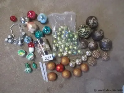 kerstboom ballen – kavel bij Vlavem