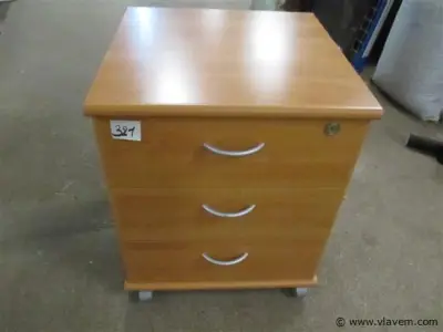 bureau kastje – kavel bij Vlavem