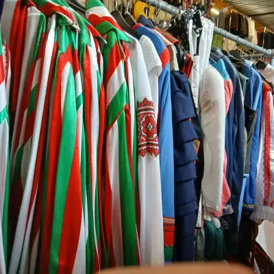 Ca. 43x Italiaanse outfits en folklore – kavel bij Onlineveilingmeester, Drachten