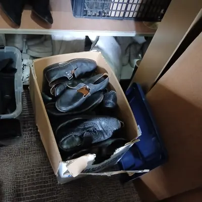 Laarzen, klompen, schoenen – kavel bij Onlineveilingmeester, Drachten