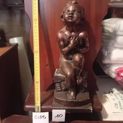 Beeld van een omhoogkijkend kind / engeltje lot 10 – kavel bij Goeiendeal, Lommel