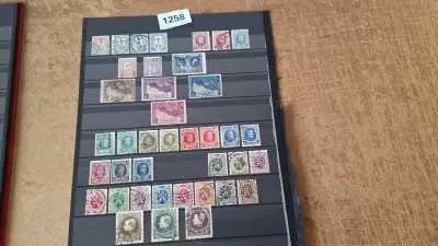 Verzameling klassieke Belgische postzegels waaronder Caritas en Orval – kavel bij Goeiendeal