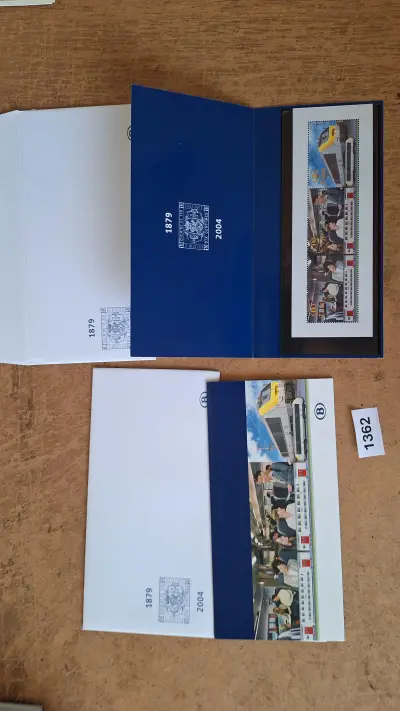 Postzegelblok en herdenkingsmappen Belgische spoorwegen 1879-2004 – kavel bij Goeiendeal