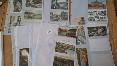 Historische internationale vnl Frankrijk Ansichtkaarten voorzien met en zonder postzegel in insteekbladen – kavel bij Goeiendeal