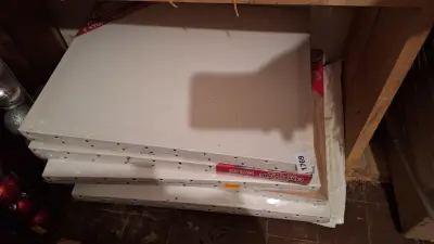 Stapel van 3 ongebruikte witte schildersdoeken in krimpfolie van Canvas Frame – kavel bij Goeiendeal, Houthalen-Helchteren