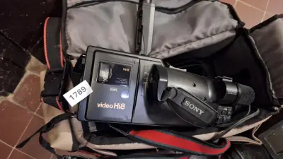 Sony Video Hi8 CCD-V900E camcorder inclusief bijbehorende draagtas – kavel bij Goeiendeal, Houthalen-Helchteren