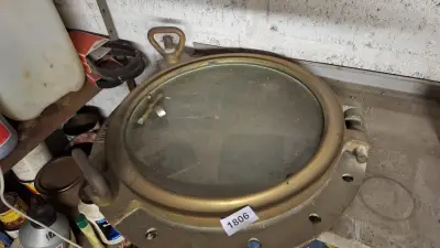 Groot antiek koperen scheepspatrijspoort met dik glas en montagerand – kavel bij Goeiendeal, Houthalen-Helchteren