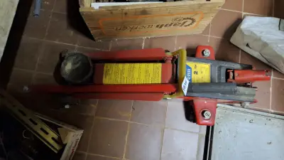 Ferm hydraulische garagekrik / autokrik (capaciteit 2 ton) – kavel bij Goeiendeal, Houthalen-Helchteren