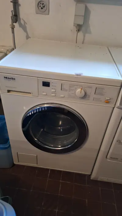 Miele Novotronic W908 wasmachine met een chromen deurrand getest en werkend – kavel bij Goeiendeal, Houthalen-Helchteren