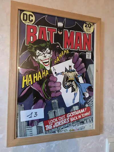 Ingekaderde poster van DC Comics Batman "The Joker's Back in Town!" (No. 251) lot 13 – kavel bij Goeiendeal, Jette
