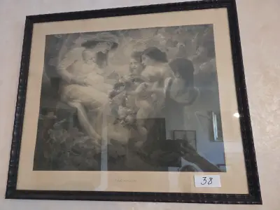 Ingekaderde zwart-wit prent getiteld "Adoration" met een afbeelding van een moeder, kind en engelen lot 38 – kavel bij Goeiendeal, Jette