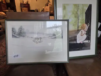 Set van twee ingelijste aquarellen: een vliegende sneeuwuil en een gehurkt kind bij een houten deur – Lot 129 – kavel bij Goeiendeal, Jette