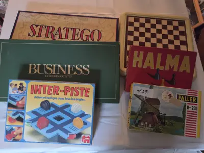 Kavel gezelschapsspellen en modelbouw, waaronder Stratego, Halma, Inter-Piste en een Faller B-231 windmolenpakket – Lot 137 – kavel bij Goeiendeal, Jette