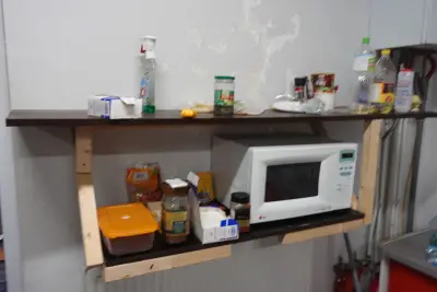 Restinhoud keuken, koer en berging – kavel bij Openbare Verkopen, Gent