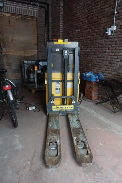 Elektrische stapelaar Atlet – kavel bij Openbare Verkopen, Gent