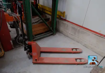 Handpallettruck – kavel bij Clicpublic, Marche