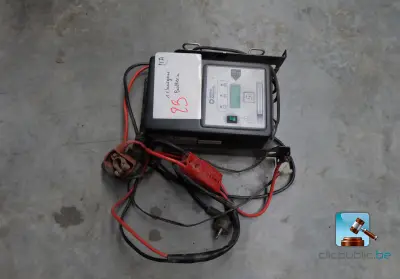 Batterijlader – kavel bij Clicpublic, Marche