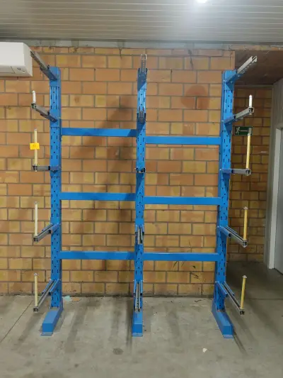 Metalen stelling – kavel bij Openbare Verkopen, Jabbeke