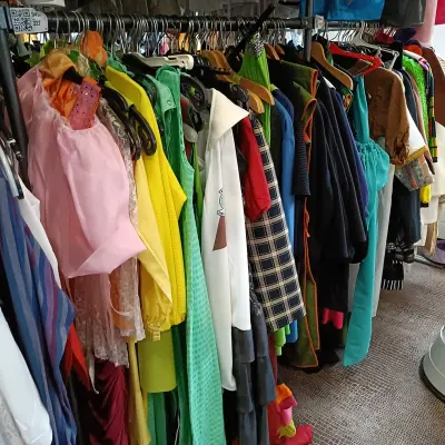 Ca. 64x Kind diverse verkleedkleding – kavel bij Onlineveilingmeester, Drachten