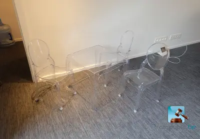Kindertafel en -stoelen – kavel bij Clicpublic, Liège