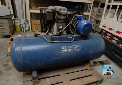 Compressor – kavel bij Clicpublic, Marche