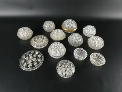 Set van 13 vintage glazen Bloemenstekers (11-delig) – Mid-Century Persglas – kavel bij De Kringwinkel, Heverlee