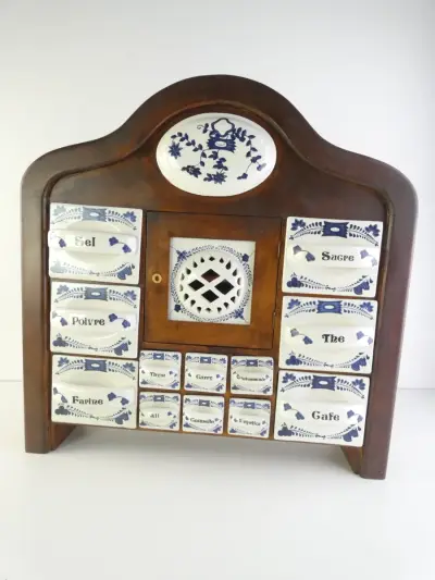 Vintage houten kruidenkastje met keramische lades - Delftsblauw stijl – kavel bij De Kringwinkel, Heverlee