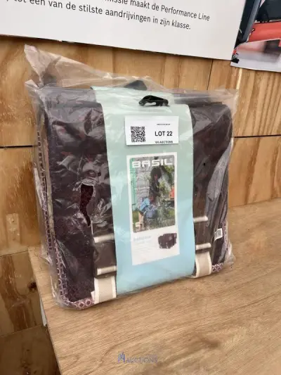 2 dubbele fietstassen BASIL – kavel bij VH Auctions