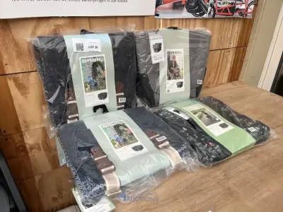 4 fietstassen BASIL – kavel bij VH Auctions