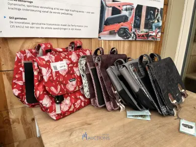 4 fietstassen BASIL – kavel bij VH Auctions