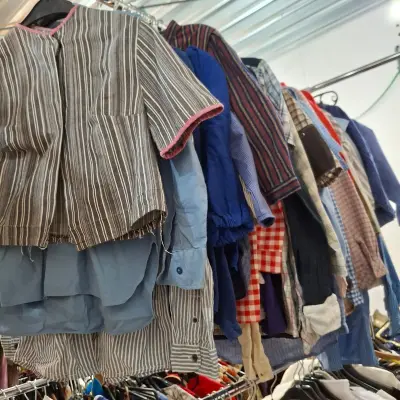 Ca. 54x Blouses en boeren kieltjes – kavel bij Onlineveilingmeester, Drachten