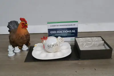Kippen Ornamenten' – kavel bij GSD Auctions, Zoeterwoude