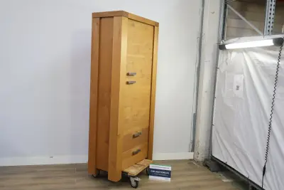 Highboard Massief Houten kast met lades en deuren – kavel bij GSD Auctions, Zoeterwoude