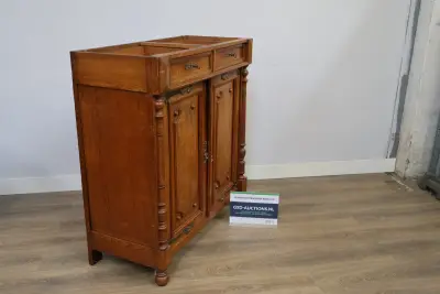 Houten ladekast met deuren en twee laden – kavel bij GSD Auctions, Zoeterwoude
