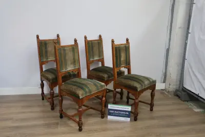 Set van 4 antieke eetkamerstoelen met leeuwekop – kavel bij GSD Auctions, Zoeterwoude