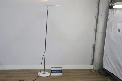 Staande vloerlamp met marmeren voet – kavel bij GSD Auctions, Zoeterwoude
