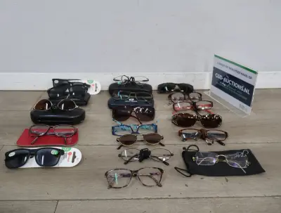 Verzameling diverse brillen en zonnebrillen – kavel bij GSD Auctions, Zoeterwoude