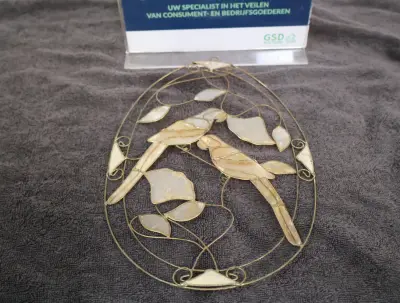 Decoratief wandornament met vogels van parelmoer – kavel bij GSD Auctions, Zoeterwoude