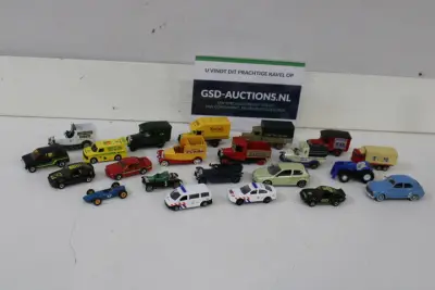 Set van diverse kleine metalen modelauto's en vrachtwagens – kavel bij GSD Auctions, Zoeterwoude