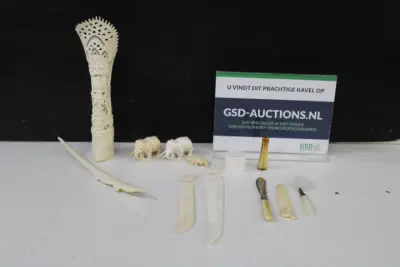 Verzameling Been gesneden voorwerpen – kavel bij GSD Auctions, Zoeterwoude