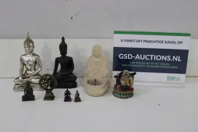 Diverse Boeddhabeelden en een Wierookhouder – kavel bij GSD Auctions, Zoeterwoude