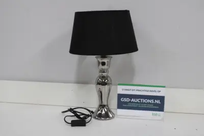 Tafellamp met zilverkleurige voet – kavel bij GSD Auctions, Zoeterwoude