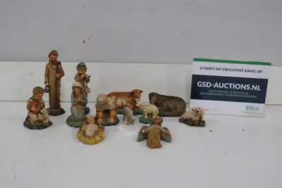 Keramische kerststalfiguren met Bijbelse dieren en mensen – kavel bij GSD Auctions, Zoeterwoude