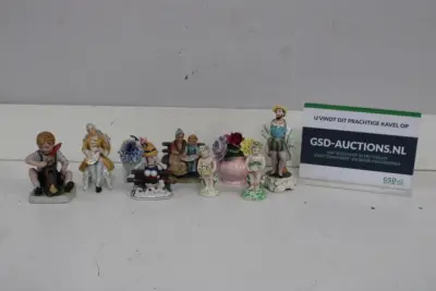 Diverse porseleinen figuren en vaasjes – kavel bij GSD Auctions, Zoeterwoude