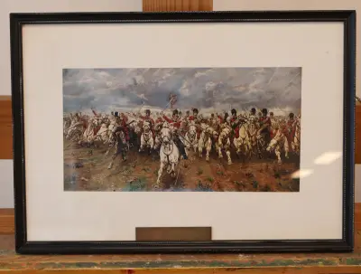 Ingelijste militaire strijdprent met cavalerie te paard – kavel bij GSD Auctions, Zoeterwoude